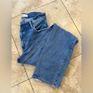 Abercrombie Ultra High Rise 90s Straight Jean